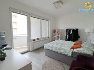 Pronájem bytu 3+kk, Praha - Horní Měcholupy, Mantovská, 94 m2