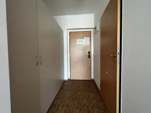 Pronájem bytu 2+kk, Praha - Smíchov, Křížová, 38 m2