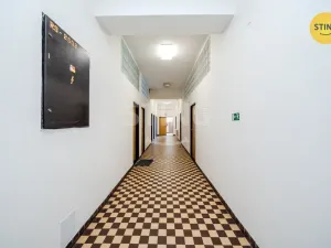 Pronájem kanceláře, Paskov, Rudé armády, 1500 m2