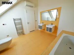 Pronájem rodinného domu, Praha - Žižkov, Šikmá, 260 m2