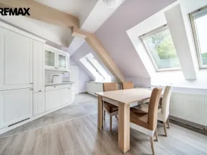 Pronájem bytu 6+kk a větší, Karlovy Vary, Na Vyhlídce, 145 m2