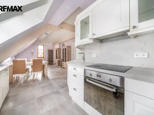 Pronájem bytu 6+kk a větší, Karlovy Vary, Na Vyhlídce, 145 m2