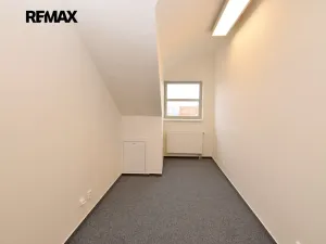 Pronájem kanceláře, Nymburk, Náměstí Přemyslovců, 12 m2