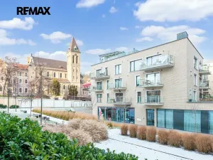 Pronájem bytu 1+kk, Praha - Smíchov, Kobrova, 43 m2