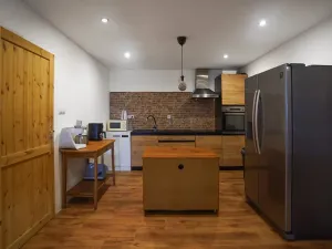 Prodej zemědělského objektu, Bžany, 1600 m2