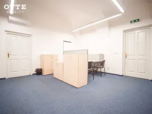 Pronájem kanceláře, Plzeň, náměstí Republiky, 247 m2