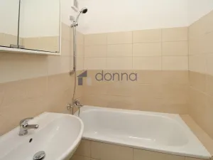 Pronájem bytu 2+1, Praha, Taškentská, 55 m2