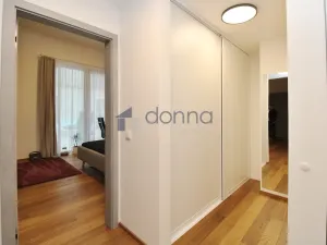 Pronájem bytu 3+kk, Praha, Křižíkova, 105 m2