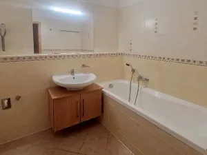 Pronájem bytu 1+kk, Praha - Kamýk, Novodvorská, 49 m2