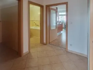Pronájem bytu 1+kk, Praha - Kamýk, Novodvorská, 49 m2