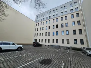 Pronájem garážového stání, Brno, Bratislavská, 13 m2