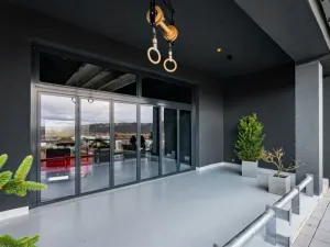 Prodej atypického bytu, Praha - Modřany, Československého exilu, 277 m2