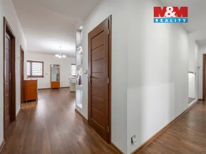 Prodej rodinného domu, Neustupov, 450 m2