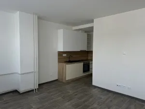 Pronájem bytu 1+kk, Zlín, Zarámí, 35 m2