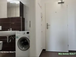 Pronájem bytu 1+kk, Praha - Uhříněves, Bečovská, 29 m2