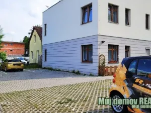 Pronájem bytu 1+kk, Praha - Uhříněves, Bečovská, 29 m2