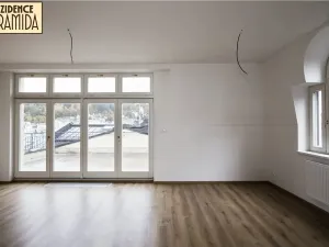Prodej bytu 4+kk, Mariánské Lázně, Ruská, 110 m2