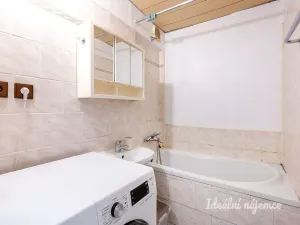 Pronájem bytu 2+kk, Praha, Boloňská, 42 m2