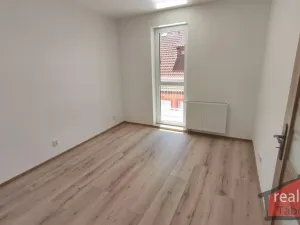 Prodej bytu 2+kk, Nupaky, Nupacká, 42 m2