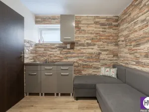 Prodej atypického bytu, Praha, Chvalská, 11 m2