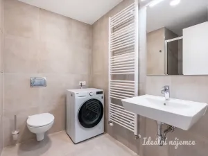 Pronájem bytu 1+kk, Praha - Hloubětín, Poděbradská, 37 m2