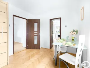 Prodej bytu 3+1, Chocerady - Komorní Hrádek, 83 m2