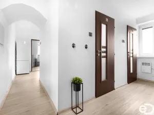 Prodej bytu 3+1, Chocerady - Komorní Hrádek, 83 m2