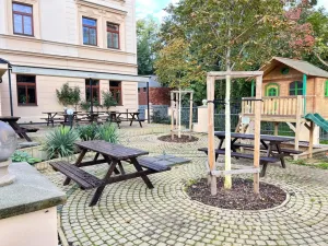 Pronájem restaurace, Praha - Dejvice, Na Kocínce, 350 m2