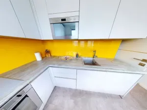 Pronájem bytu 3+1, Praha - Kamýk, Zárubova, 83 m2