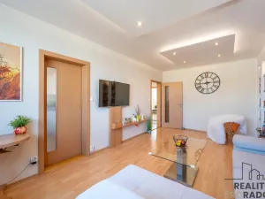 Prodej bytu 3+1, Hustopeče, Masarykovo nám., 72 m2