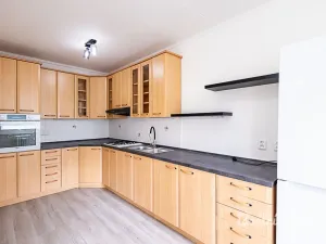 Pronájem bytu 3+1, Praha - Horní Měcholupy, Ravennská, 74 m2