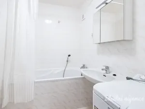 Pronájem bytu 3+1, Praha - Horní Měcholupy, Ravennská, 74 m2