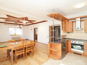 Prodej rodinného domu, Statenice - Černý Vůl, Kralupská, 210 m2