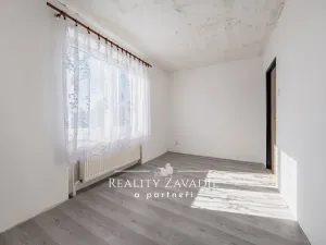 Prodej bytu 3+1, Nespeky, Benešovská, 62 m2