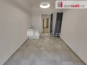 Pronájem obchodního prostoru, Praha - Smíchov, Plzeňská, 37 m2