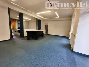 Prodej obchodního prostoru, Pardubice, Za Pasáží, 73 m2