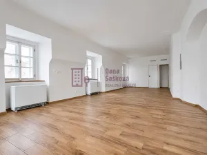Pronájem restaurace, Jindřichův Hradec - Jindřichův Hradec I, nám. Míru, 50 m2
