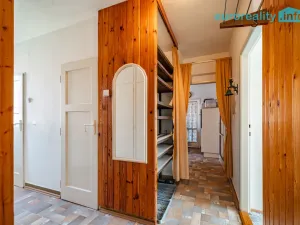 Prodej bytu 3+1, Ostrov, Horská, 72 m2