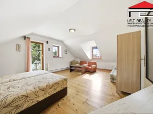 Prodej ubytování, Rynholec, nám. 1. máje, 561 m2