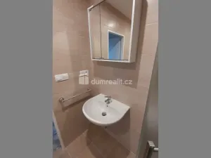 Pronájem bytu 2+kk, Praha - Kobylisy, Mirovická, 43 m2