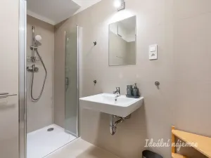 Pronájem bytu 1+kk, Praha - Vysočany, Gerstelova, 33 m2