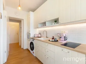 Prodej bytu 1+kk, Praha - Vršovice, Sportovní, 34 m2