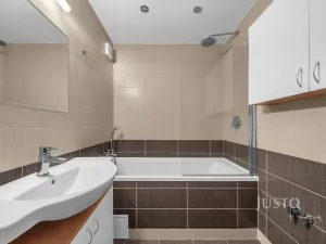 Pronájem bytu 3+kk, Praha, Livornská, 70 m2