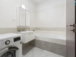 Prodej bytu 2+kk, Praha - Letňany, Hlučkova, 45 m2