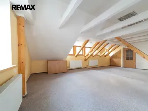 Prodej komerční nemovitosti, Šumperk, nám. Míru, 200 m2