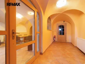 Prodej komerční nemovitosti, Šumperk, nám. Míru, 200 m2