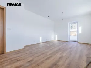 Prodej bytu 2+kk, Svoboda nad Úpou, Nádražní, 56 m2