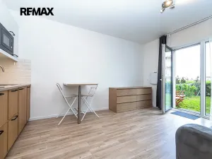 Pronájem bytu 1+kk, Praha - Libeň, Novovysočanská, 25 m2
