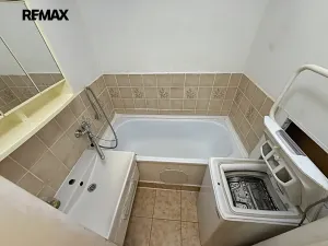 Prodej bytu 2+1, Pardubice, Benešovo náměstí, 52 m2