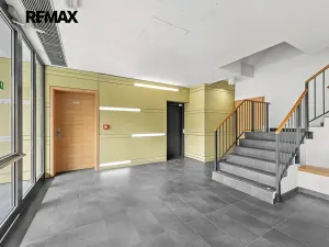 Pronájem bytu 2+kk, Praha - Vysočany, Sousedíkova, 55 m2